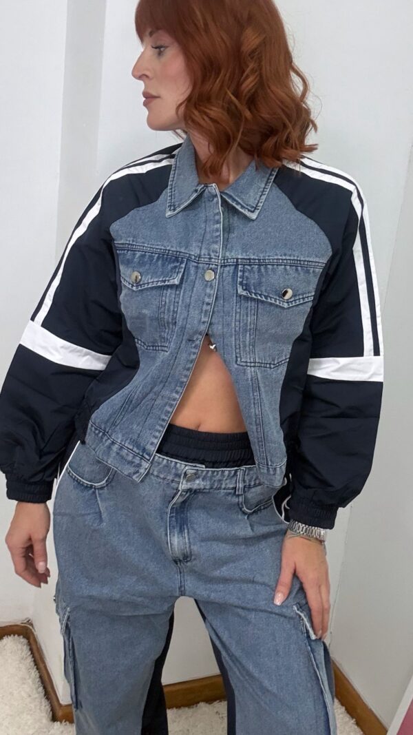 Conjunto vaquero con chándal azul